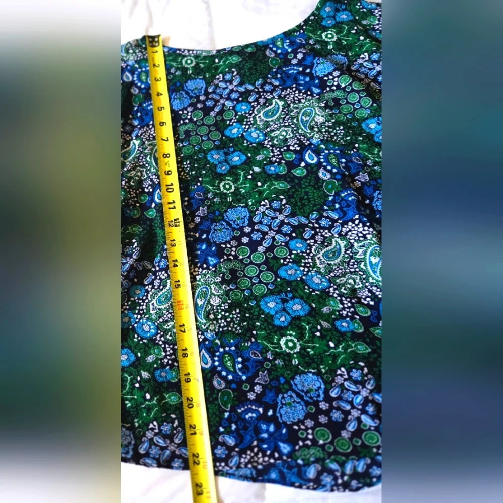 Michael Kors Green and Blue Paisley Boxy Short Sleeve Top Size Medium